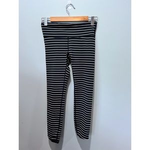 The Gap Blackout Technology Leggings